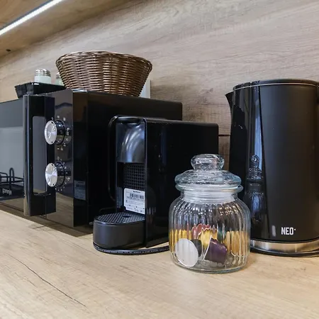 Ldv 13 Free Private Parking *